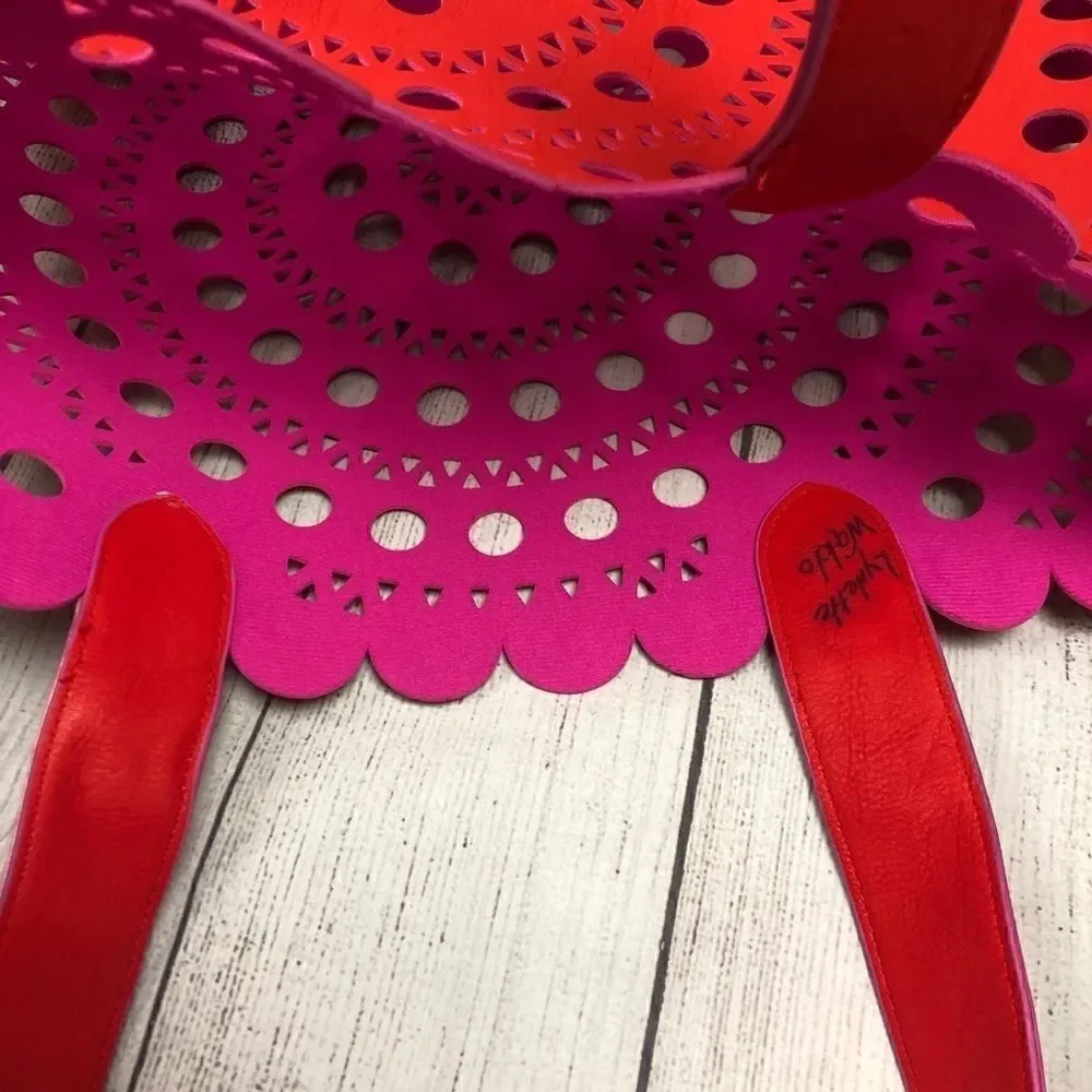 Elizabeth Arden laser cut tote red/purple-pink OS